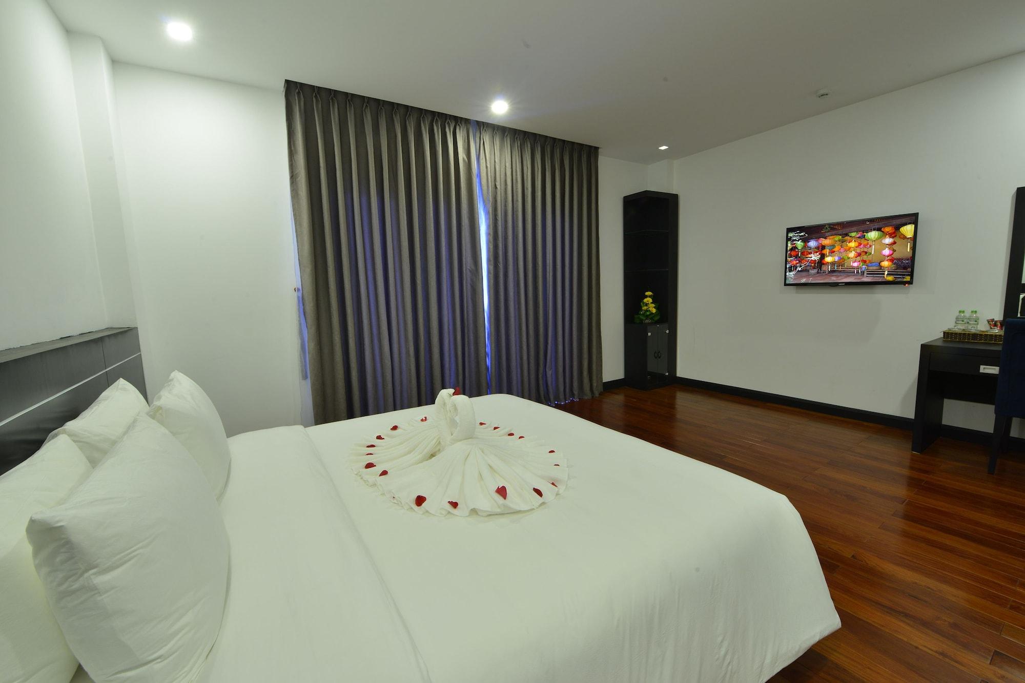 Nostalgia Hotel And Spa Hoi An Exterior photo