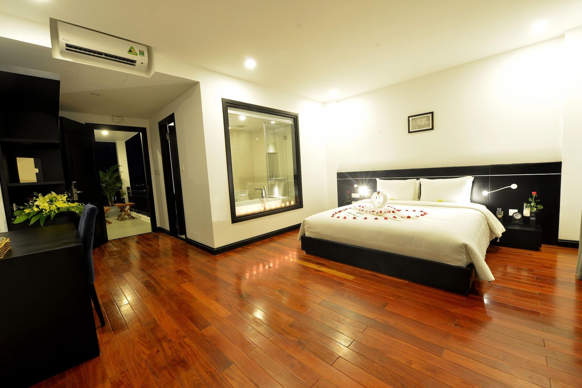 Nostalgia Hotel And Spa Hoi An Exterior photo