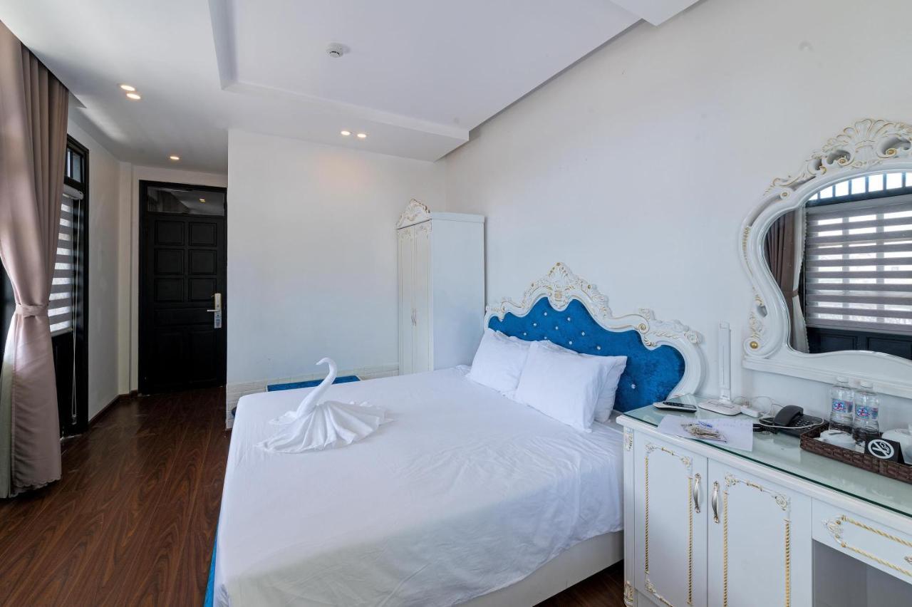 Nostalgia Hotel And Spa Hoi An Exterior photo