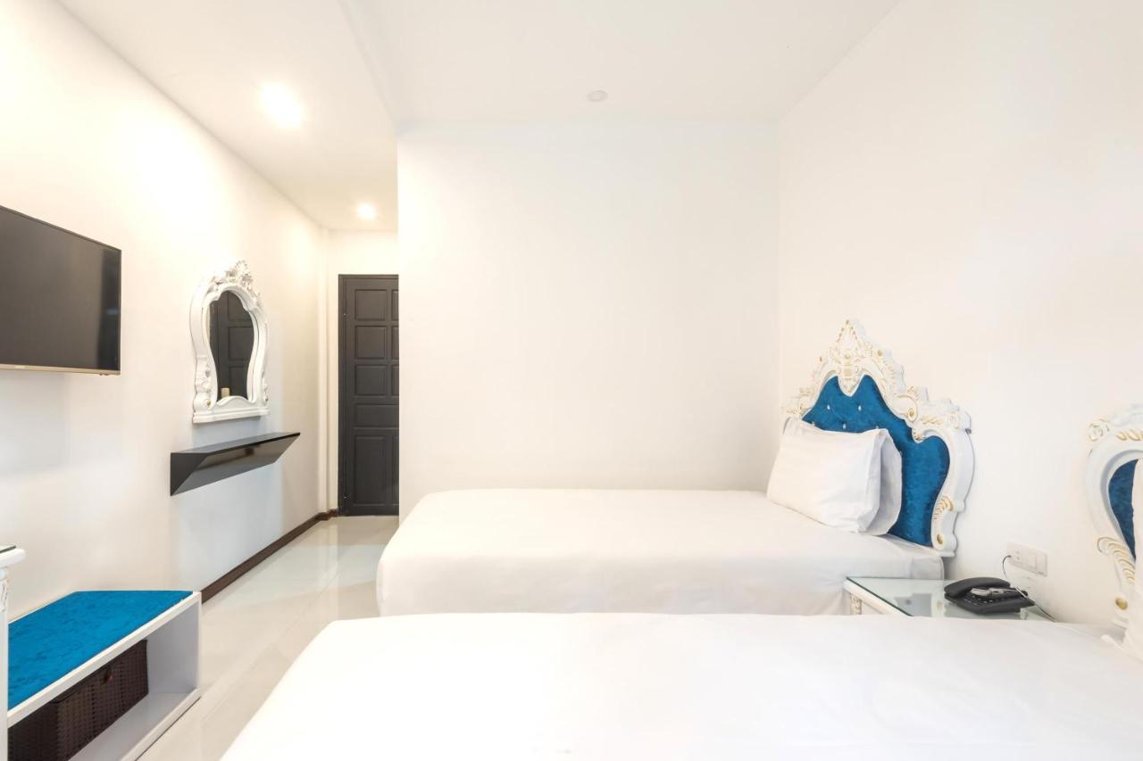Nostalgia Hotel And Spa Hoi An Exterior photo