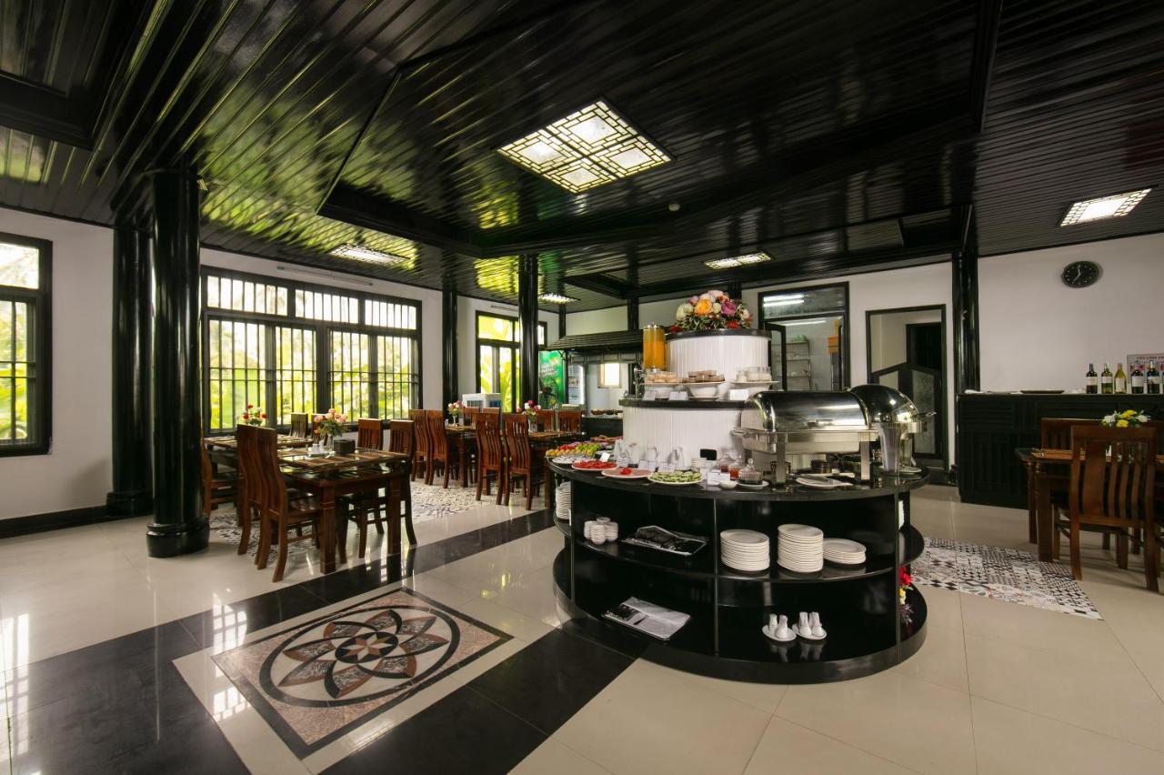 Nostalgia Hotel And Spa Hoi An Exterior photo